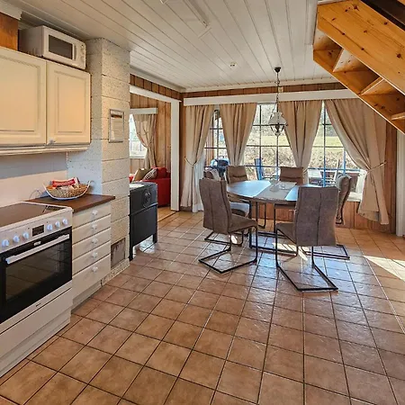 Stunning In With Kitchen 度假居
