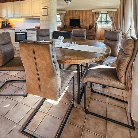 Prázdninový dům 3 Bedroom In *